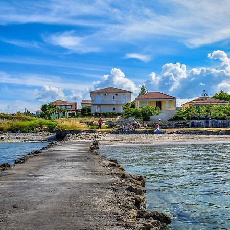 Pelagion II Sea Coral - Beachfront Holiday Home Kypseli Buitenkant foto