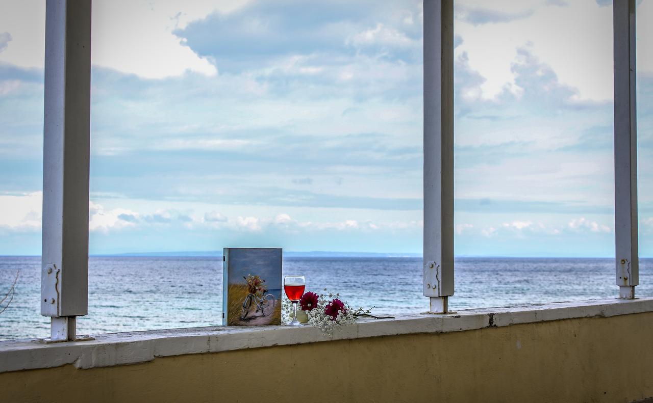 Pelagion II Sea Coral - Beachfront Holiday Home Kypseli Buitenkant foto