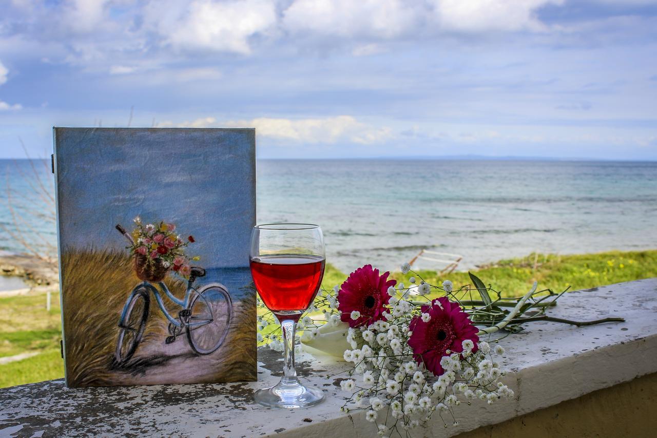 Pelagion II Sea Coral - Beachfront Holiday Home Kypseli Buitenkant foto