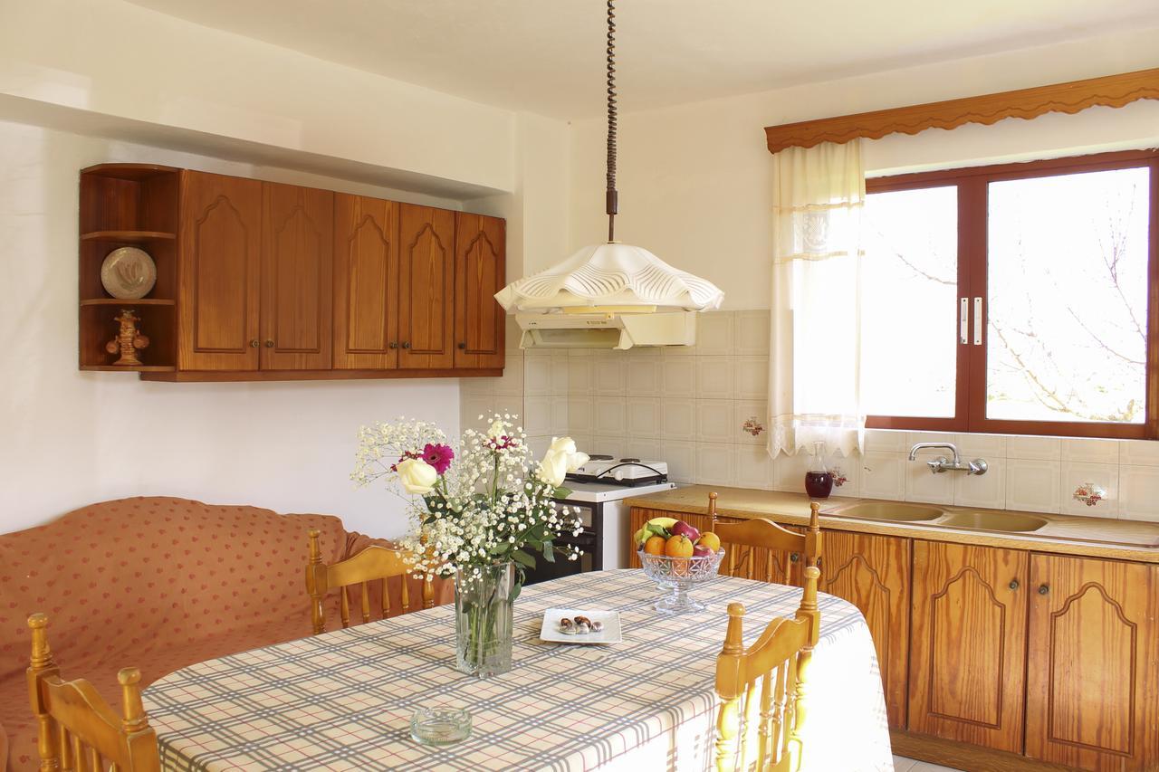 Pelagion II Sea Coral - Beachfront Holiday Home Kypseli Buitenkant foto
